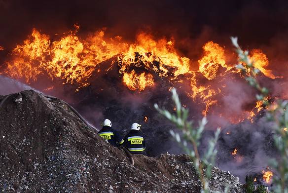 Pożar wysypiska w Zgierzu, fot. Mateusz Kuligowski, Dziennik Łódzki